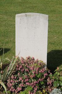 Les Baraques Military Cemetery Sangatte - Ismail Mohamed Osman, 